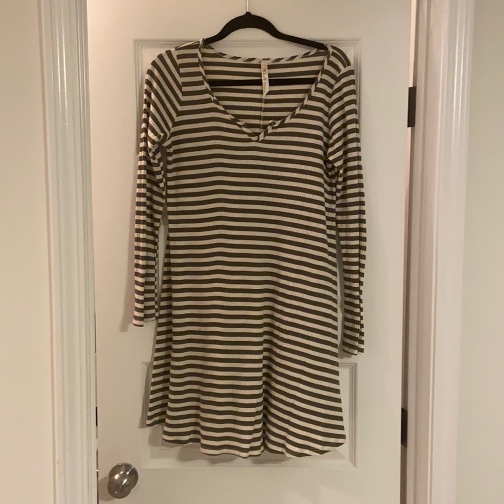 Size M striped green dress. EUC